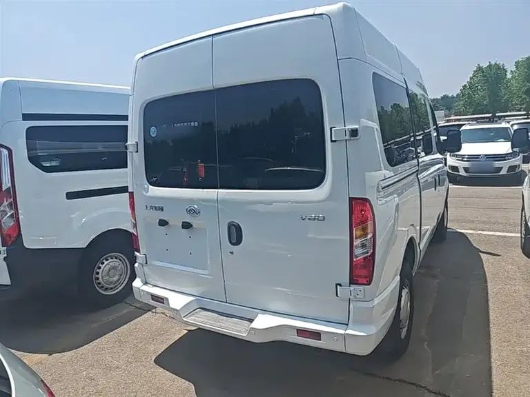 Maxus Xintu V80 新途V80 2018款 2.5 T 6挡手动傲运通短轴中顶5-6座