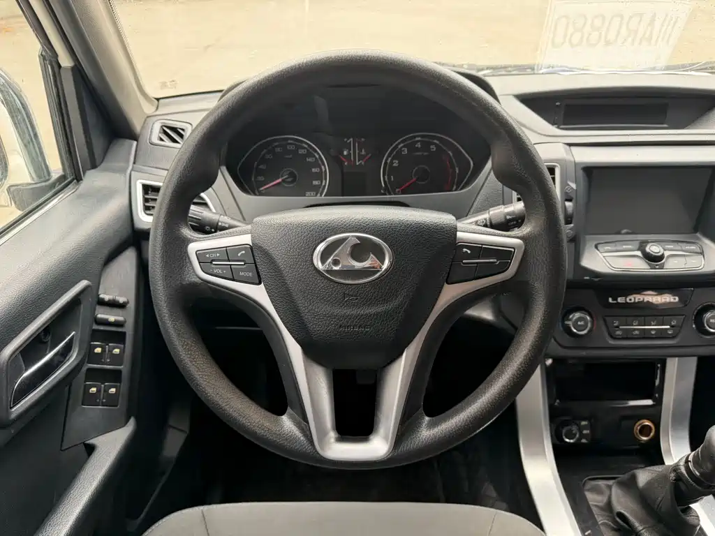 Leopaard Q6 2.4 L Manual 4 WD Outstanding