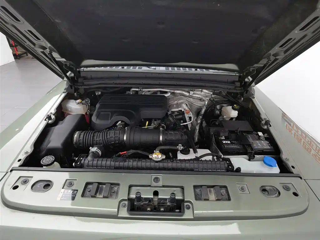 212 T01 2.0 T Mechanic