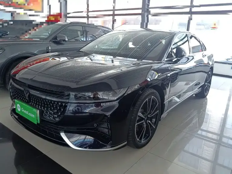 Voyah Zhuiguang PHEV 4 WD Ultra Long Range Flagship
