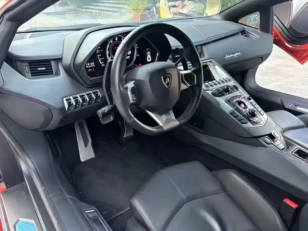 Aventador LP 700-4