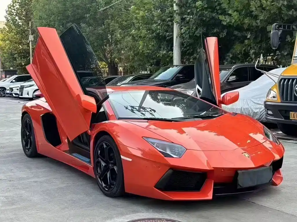 Aventador LP 700-4