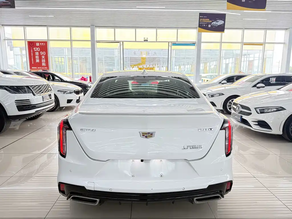 Cadillac CT4 28 T Fashion