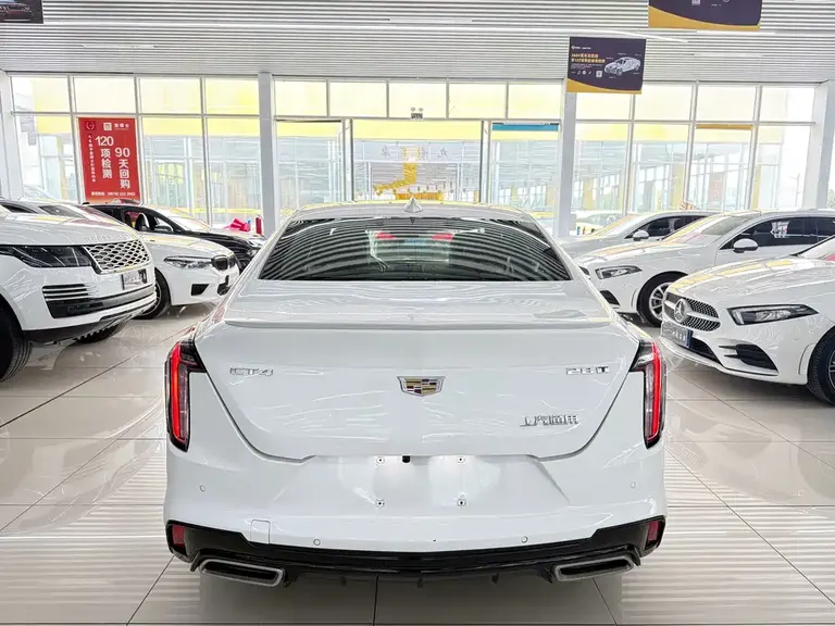 Cadillac CT4 28 T Fashion