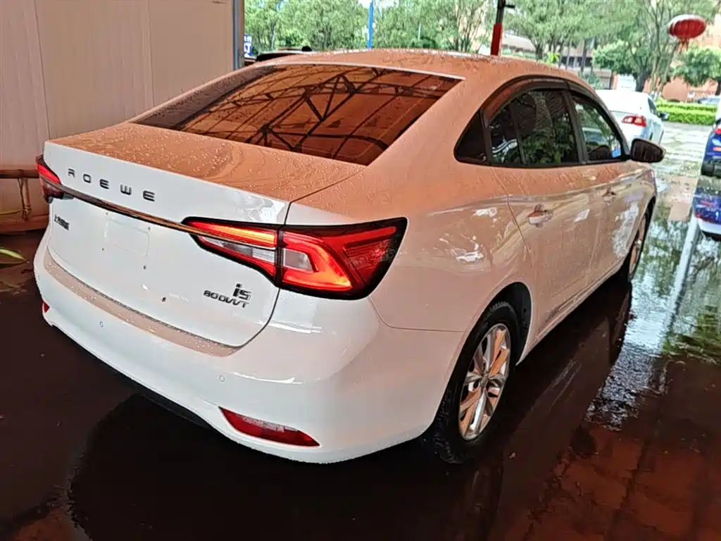 Roewe i5 1.5 L Auto 4 G Connected Leading Luxury