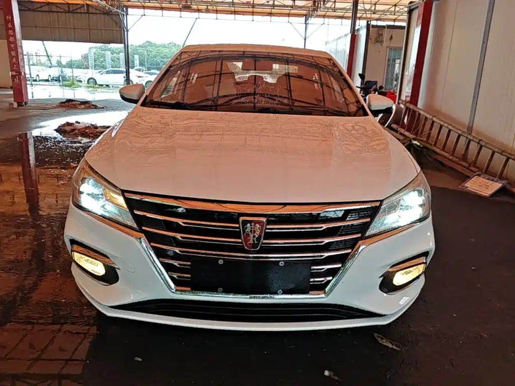 Roewe i5 1.5 L Auto 4 G Connected Leading Luxury