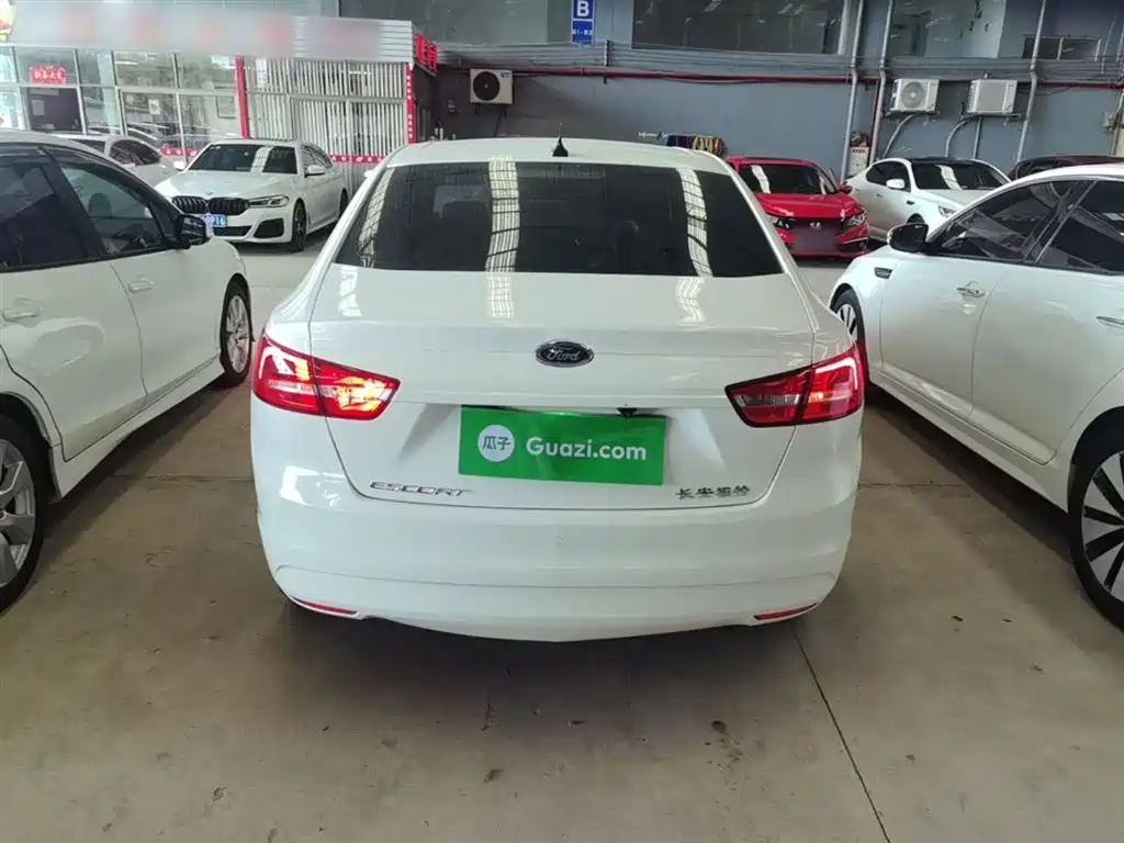 Escort Facelift 1.5 L Auto Comfort