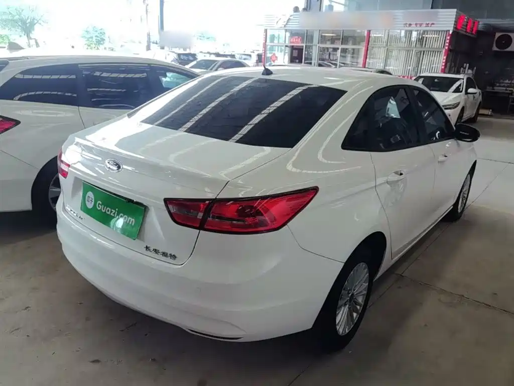 Escort Facelift 1.5 L Auto Comfort