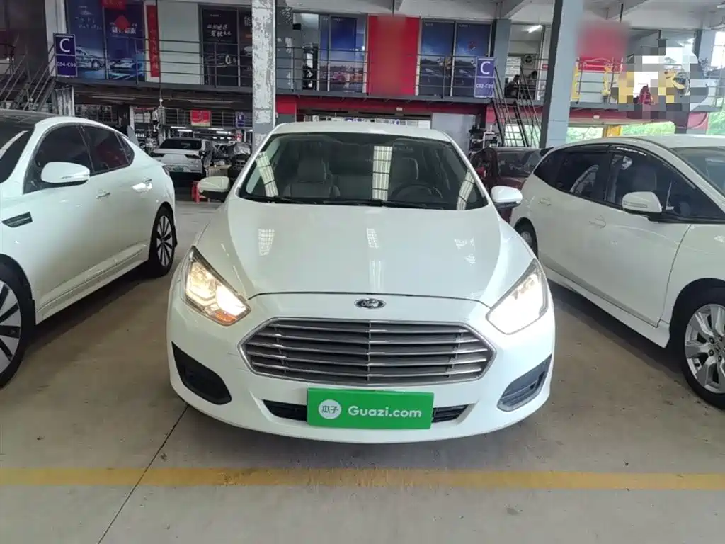 Escort Facelift 1.5 L Auto Comfort