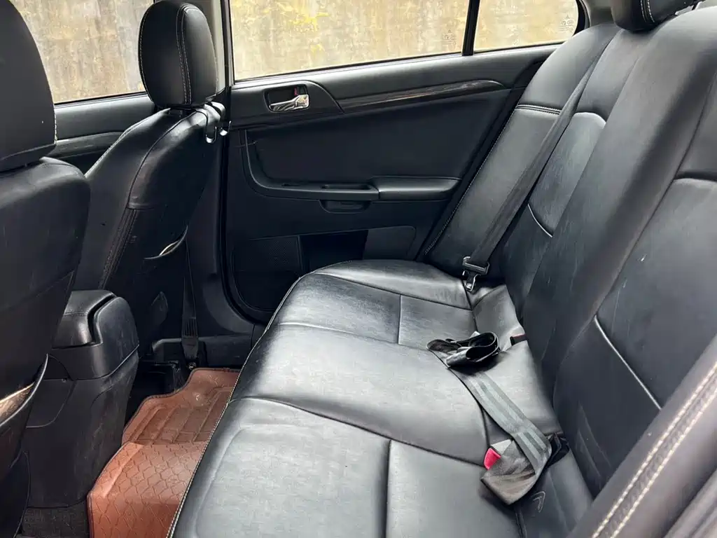 Lancer EX Fashion 1.8 L Manual Wise