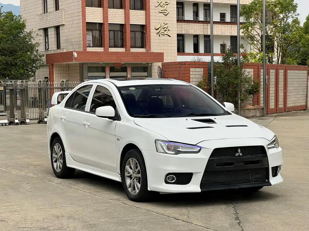Lancer EX Fashion 1.8 L Manual Wise