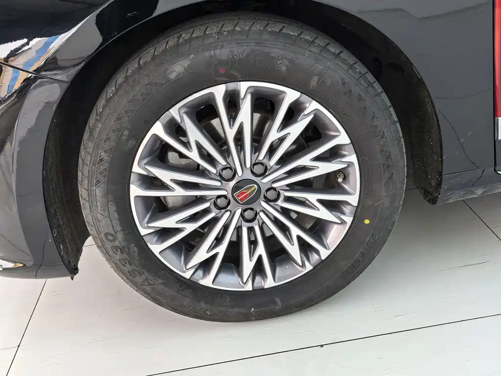 Hongqi H5 1.5 T DCT Connected Flagship Charm
