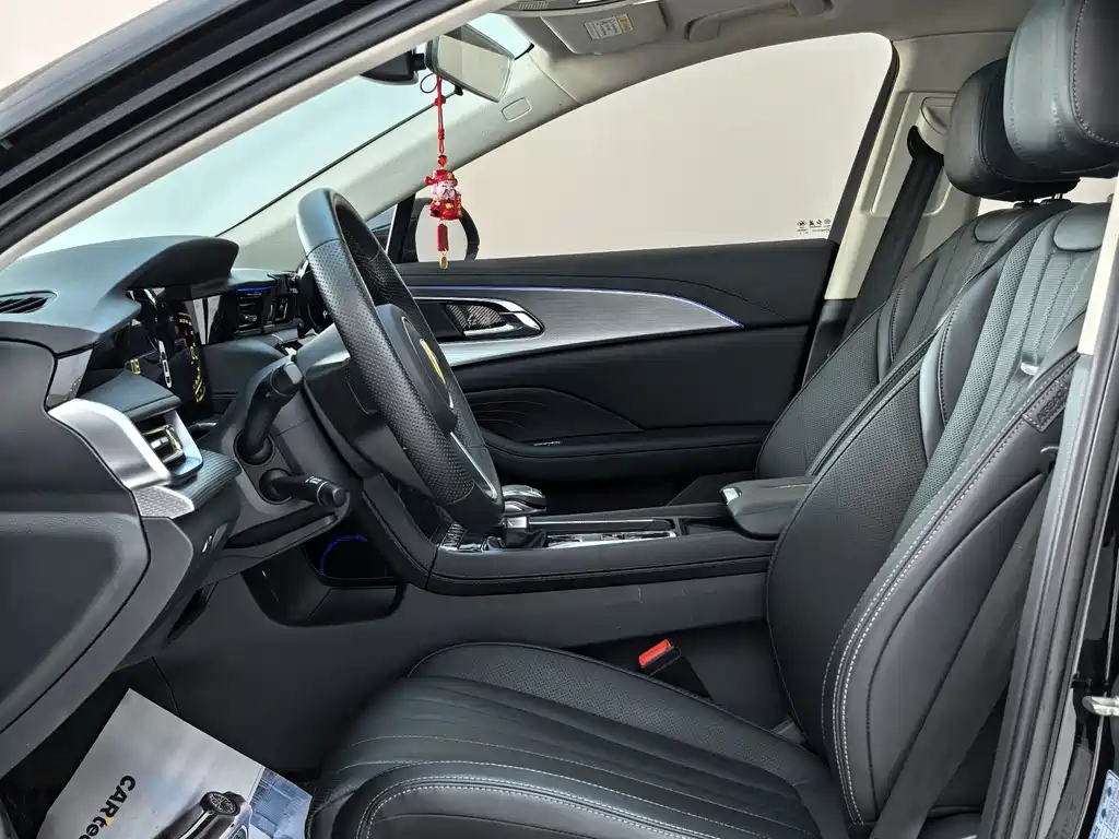 Hongqi H5 1.5 T DCT Connected Flagship Charm