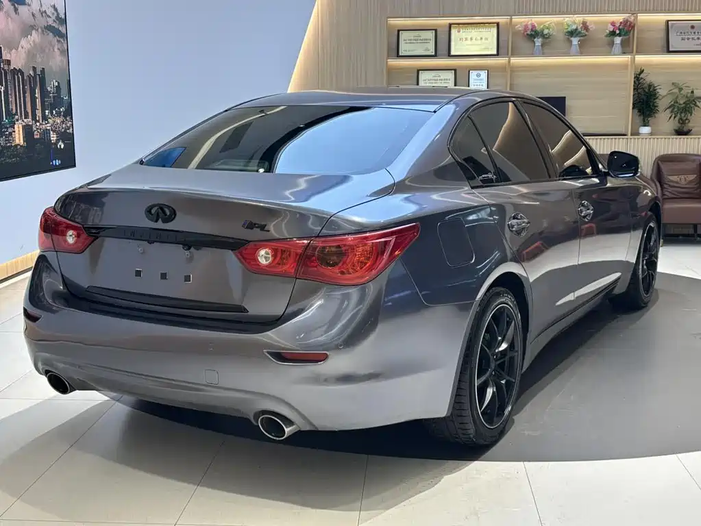 Infiniti Q50 2.0 T Comfort