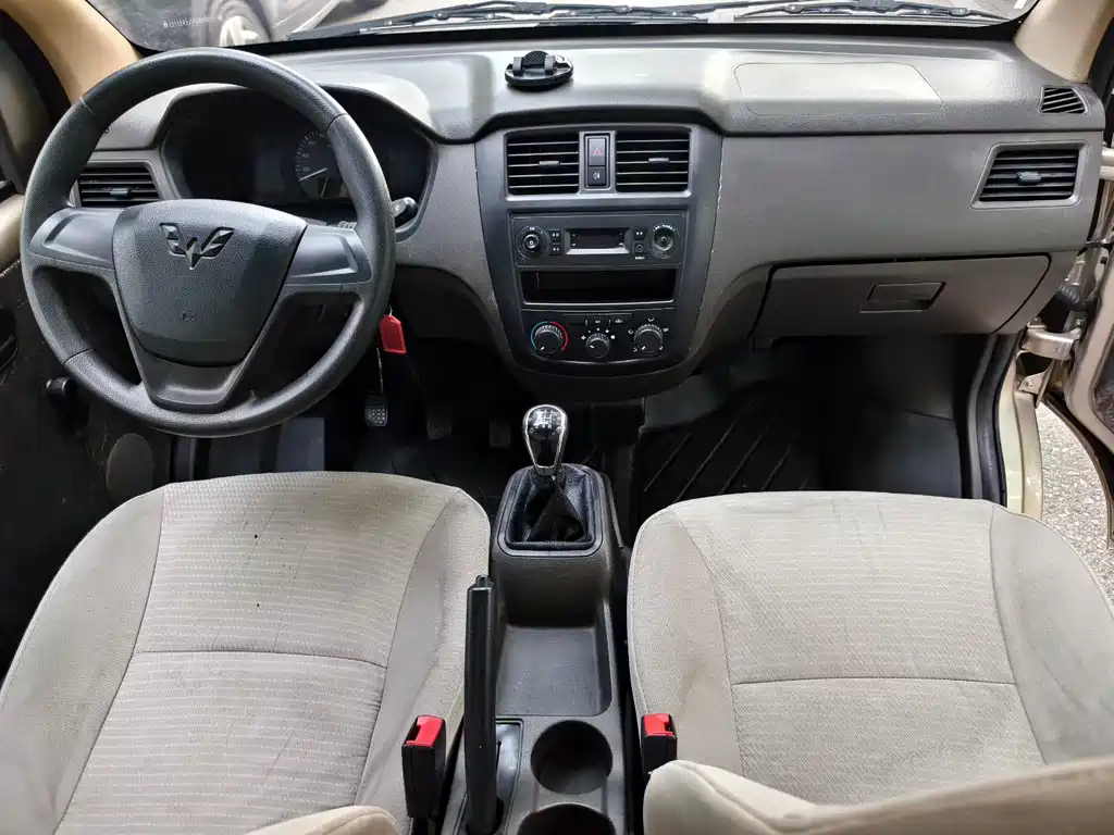 Wuling Rongguang 五菱荣光 2019款 1.5 L S 基本型