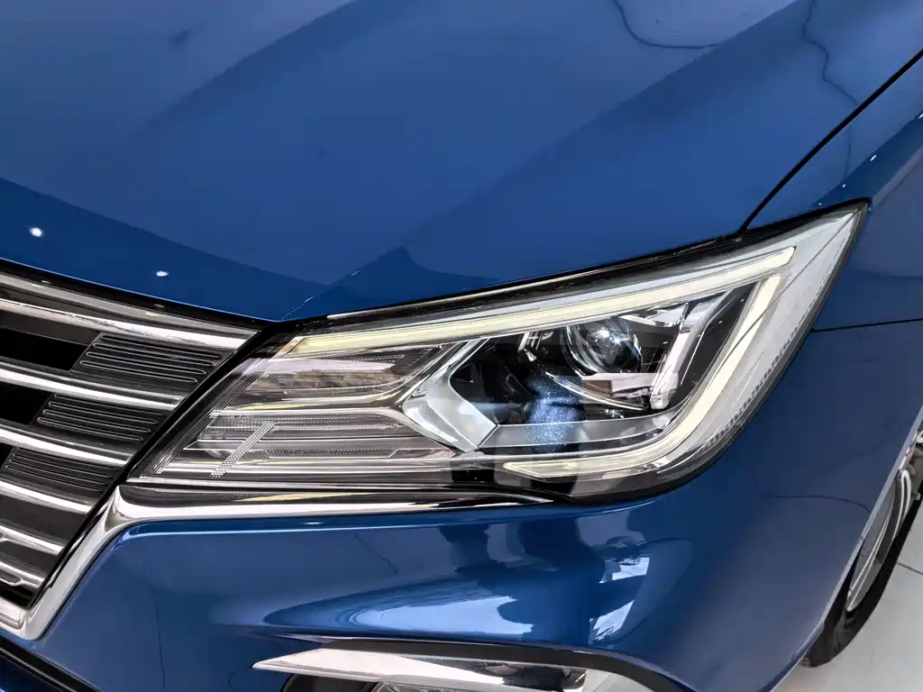 Roewe i5 1.5 L Auto 4 G Connected Leading Luxury Flagship
