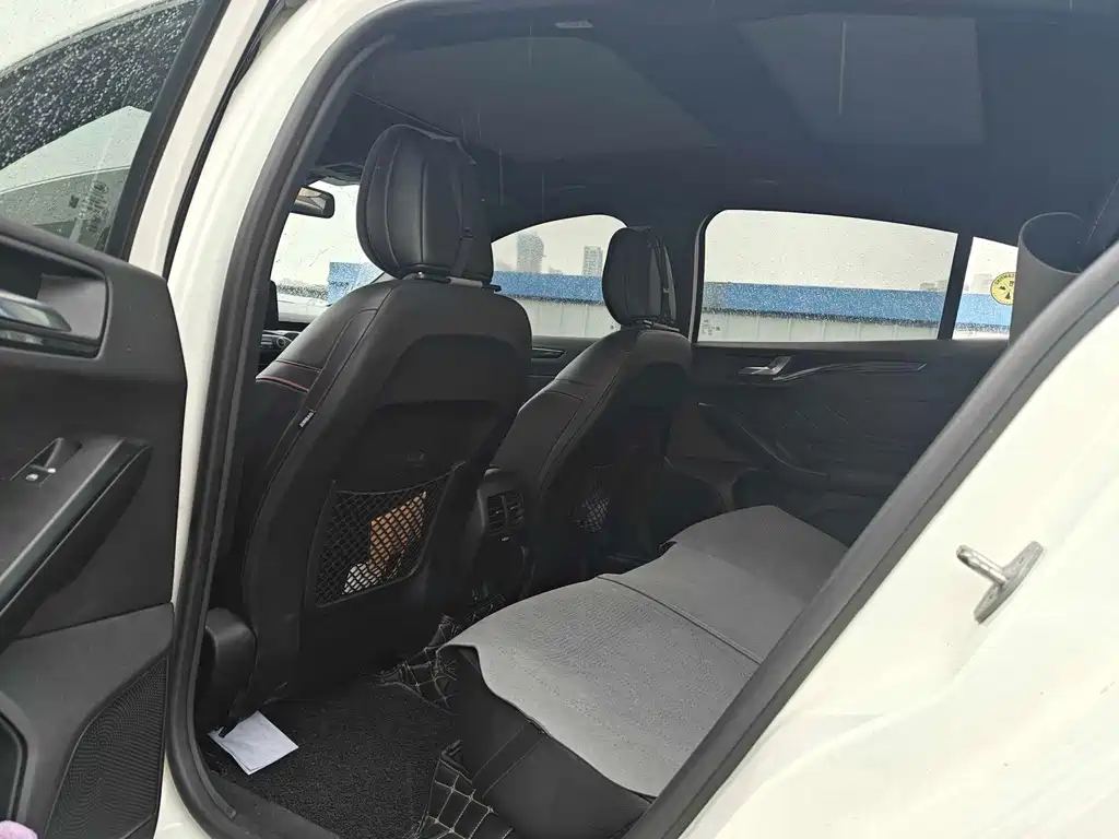 Focus Sedan EcoBoost 180 Auto ST Line