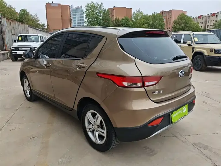 FAW Junpai D60 骏派D60 2015款 1.5 L 手动标准型