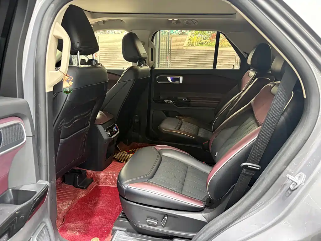 Explorer EcoBoost 285 4 WD Titanium 6-seat