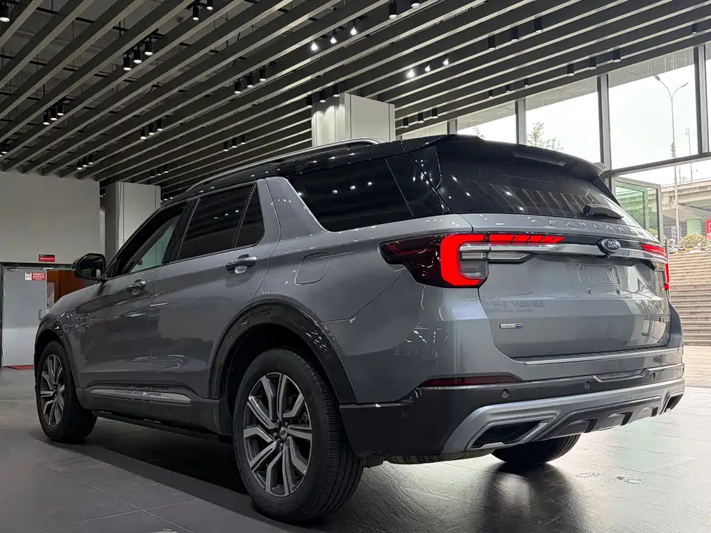 Explorer EcoBoost 285 4 WD Titanium 6-seat