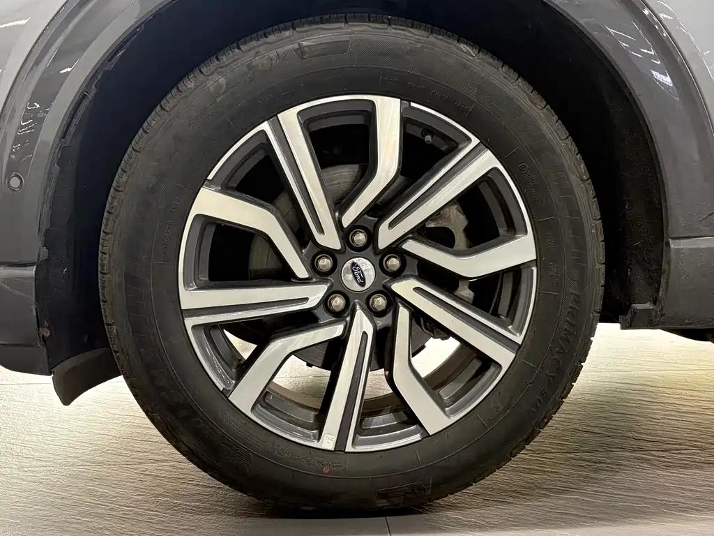 Explorer EcoBoost 285 4 WD Titanium 6-seat