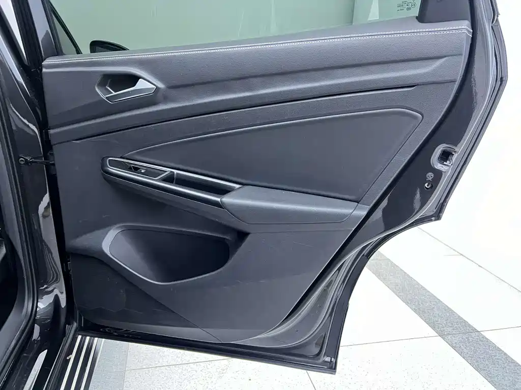 Jetta VS7 Black Sharp 1.4 T Auto Joy