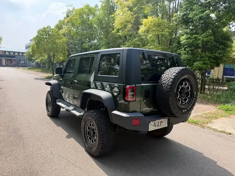 BAIC BJ40 2.3 T Auto 4 WD Rainforest Cross