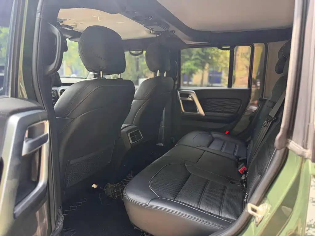 BAIC BJ40 2.3 T Auto 4 WD Rainforest Cross