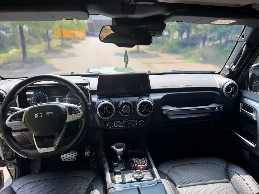 BAIC BJ40 2.3 T Auto 4 WD Rainforest Cross