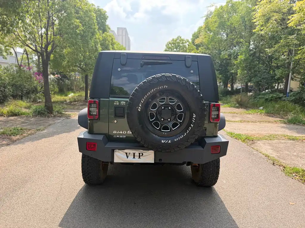BAIC BJ40 2.3 T Auto 4 WD Rainforest Cross