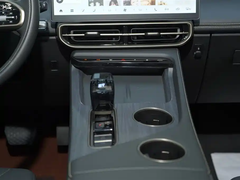 Jetour X90 PRO 捷途X90 PRO 2024款 2.0 T DCT尊贵版 7座