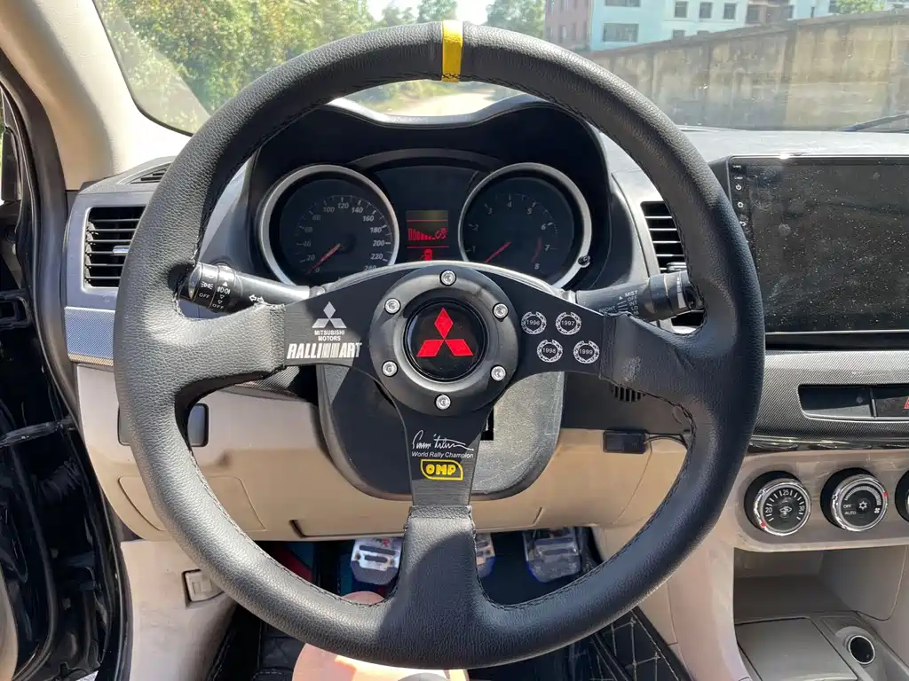 Lancer EX Fashion 1.8 L Manual Comfort