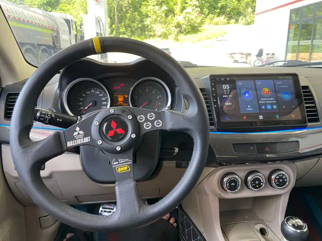 Lancer EX Fashion 1.8 L Manual Comfort