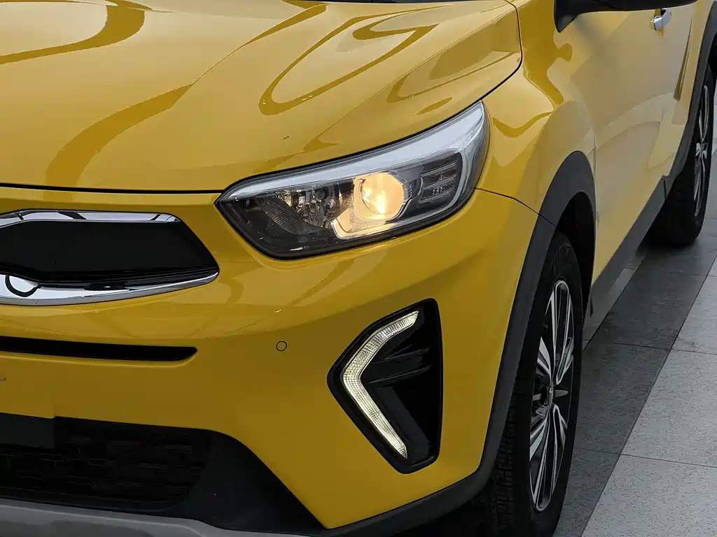 Stonic 1.4 L CVT Sunroof