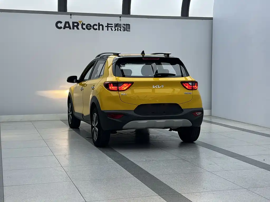 Stonic 1.4 L CVT Sunroof