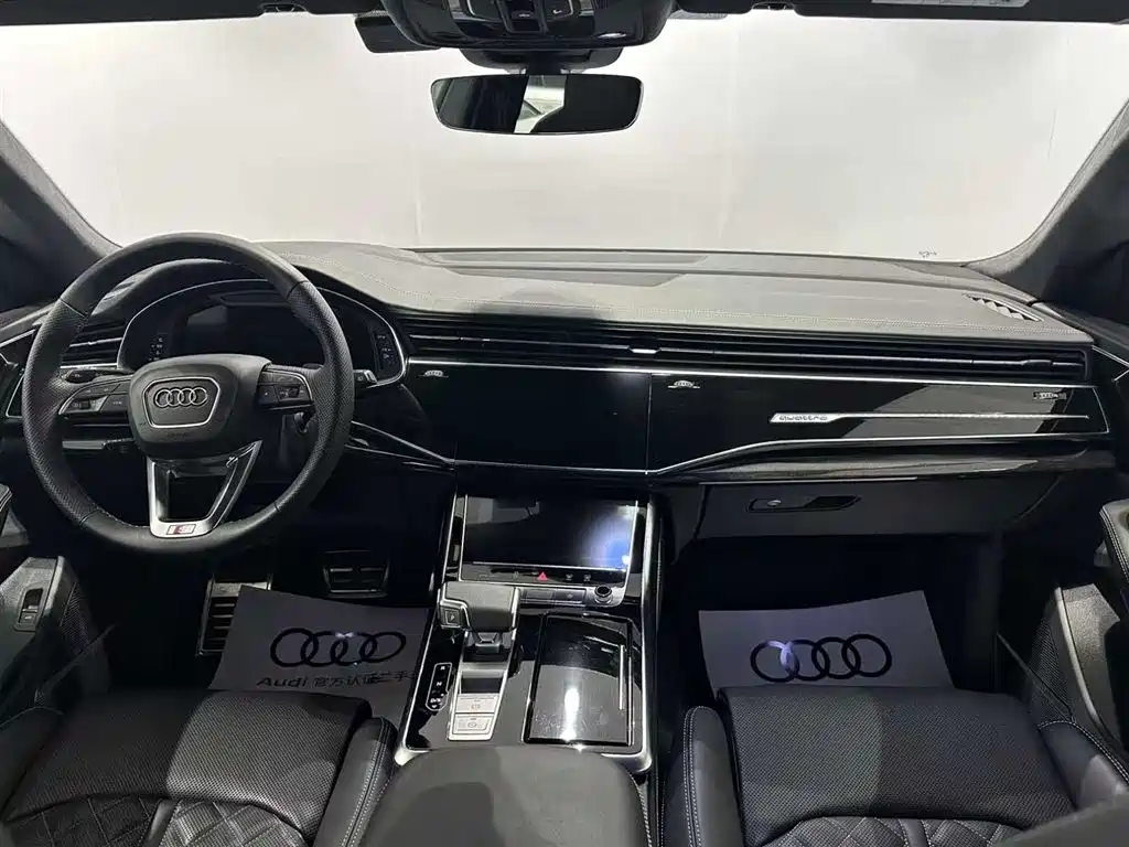 Audi Q8 55 TFSI Premium Dynamic