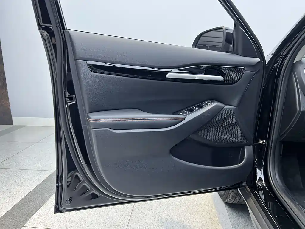 Seltos 1.5 L CVT Luxury