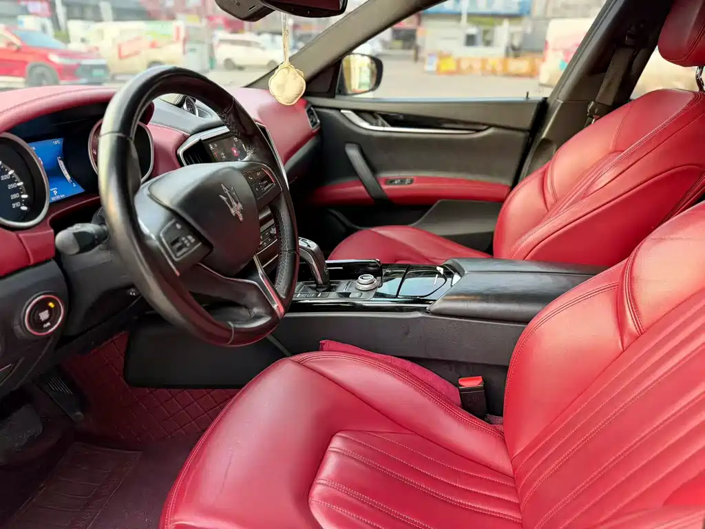 Ghibli 3.0 T Luxury CN-V