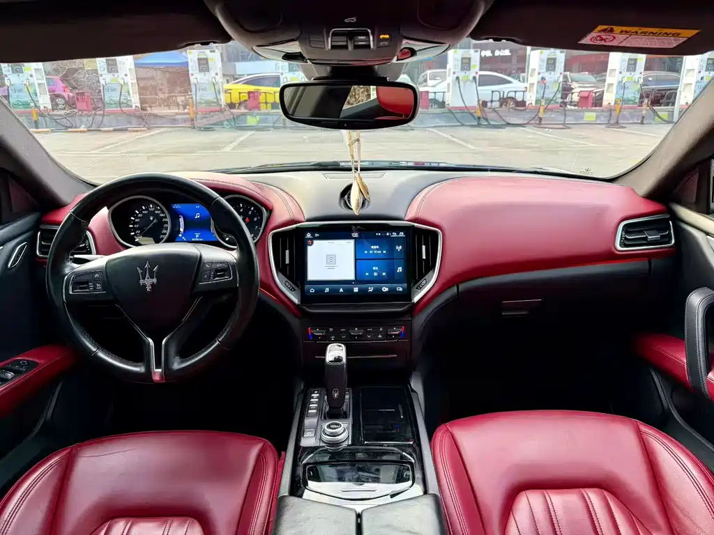 Ghibli 3.0 T Luxury CN-V