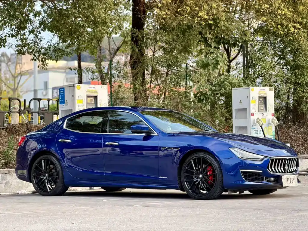 Ghibli 3.0 T Luxury CN-V