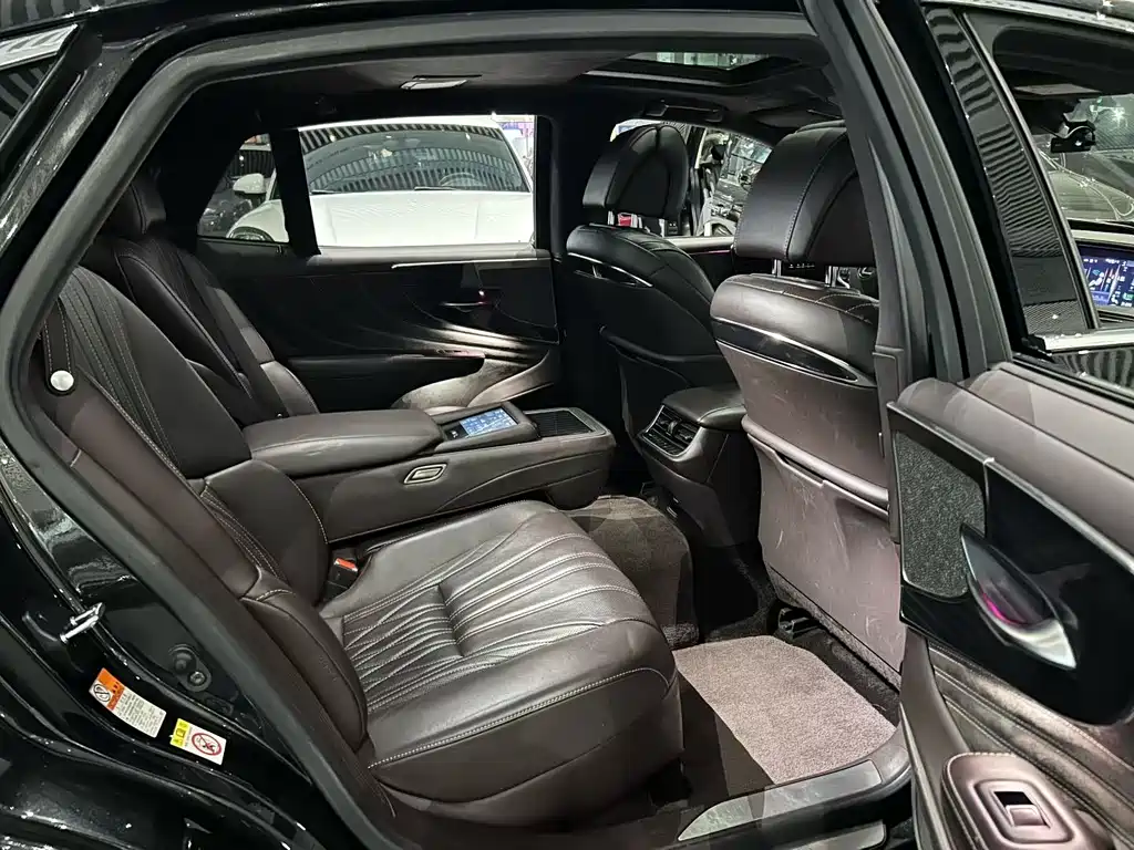 Lexus LS 500 h Luxury CN-V