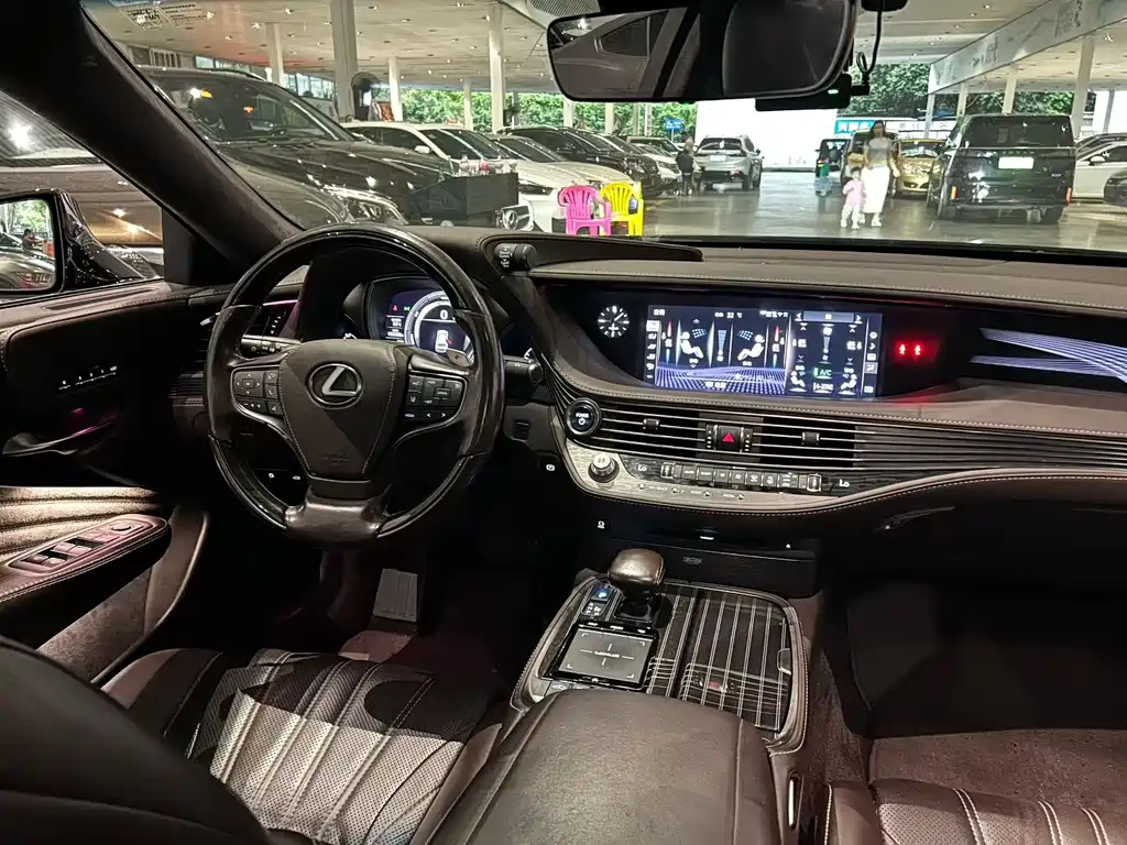 Lexus LS 500 h Luxury CN-V
