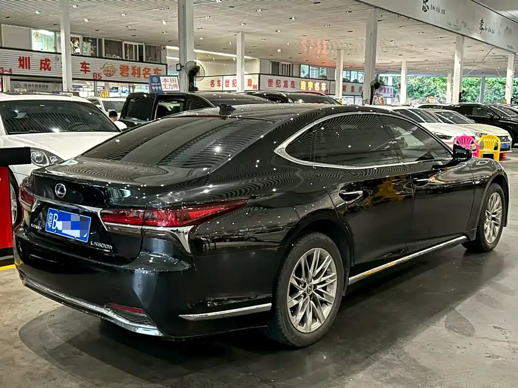 Lexus LS 500 h Luxury CN-V