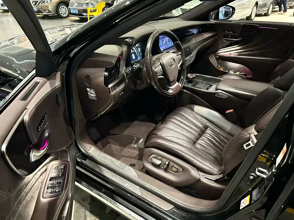 Lexus LS 500 h Luxury CN-V