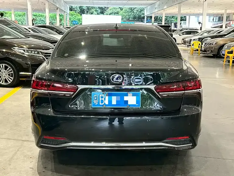 Lexus LS 500 h Luxury CN-V