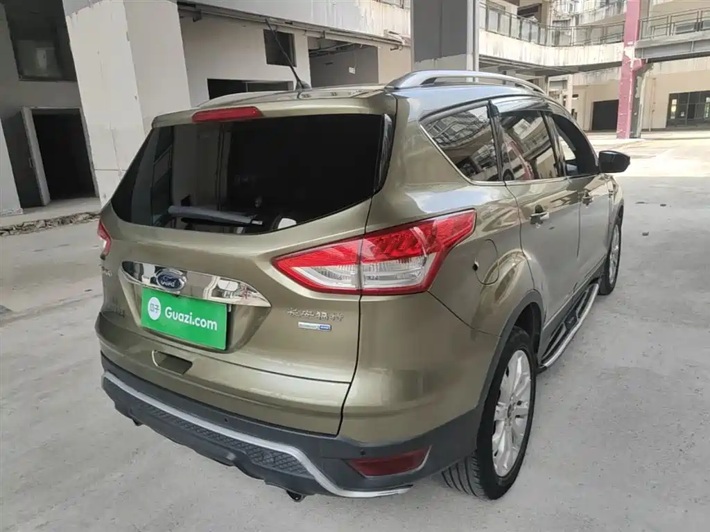 Kuga 1.5 L GTDi 4 WD Elite