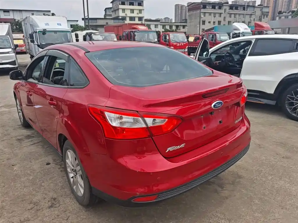 Focus Sedan 1.6 L Auto Comfort