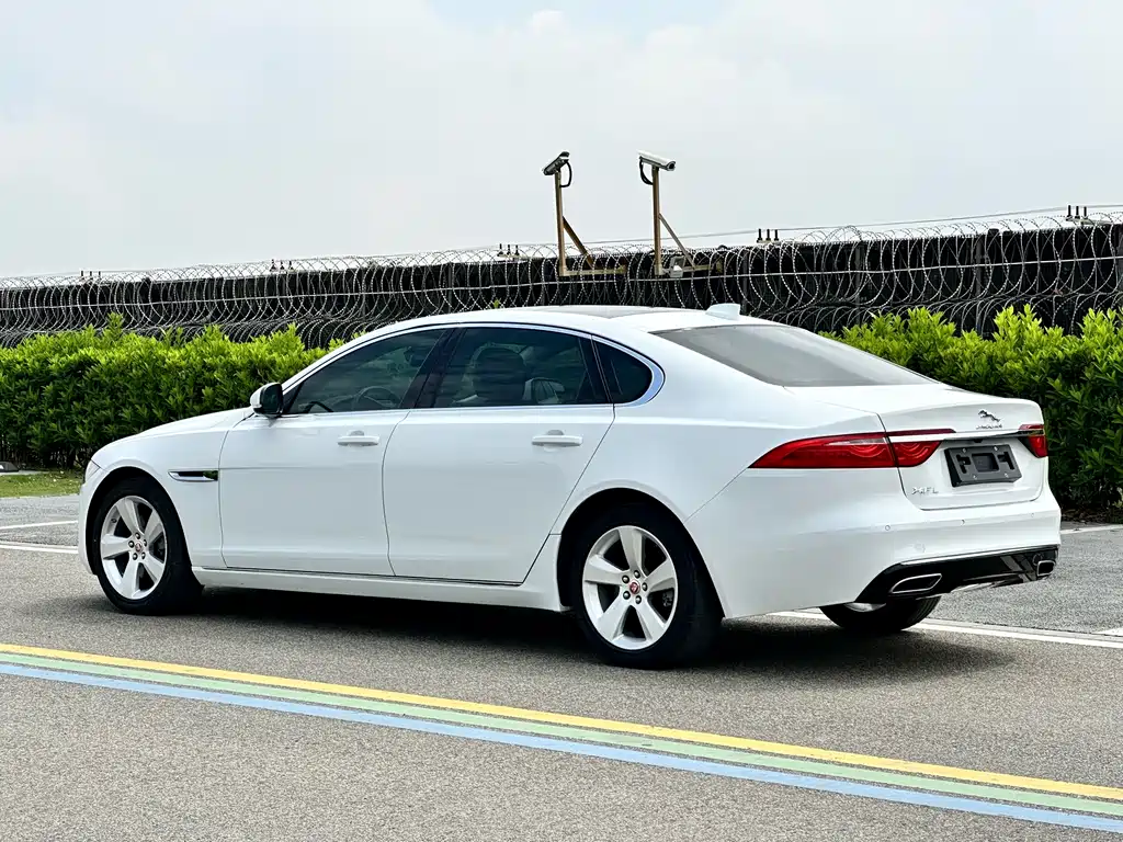 Jaguar XFL XFL 2.0 T 200 PS Elite