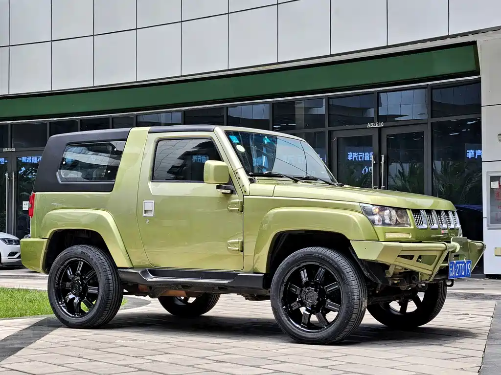 BAIC BJ40 2.4 L Manual Cross