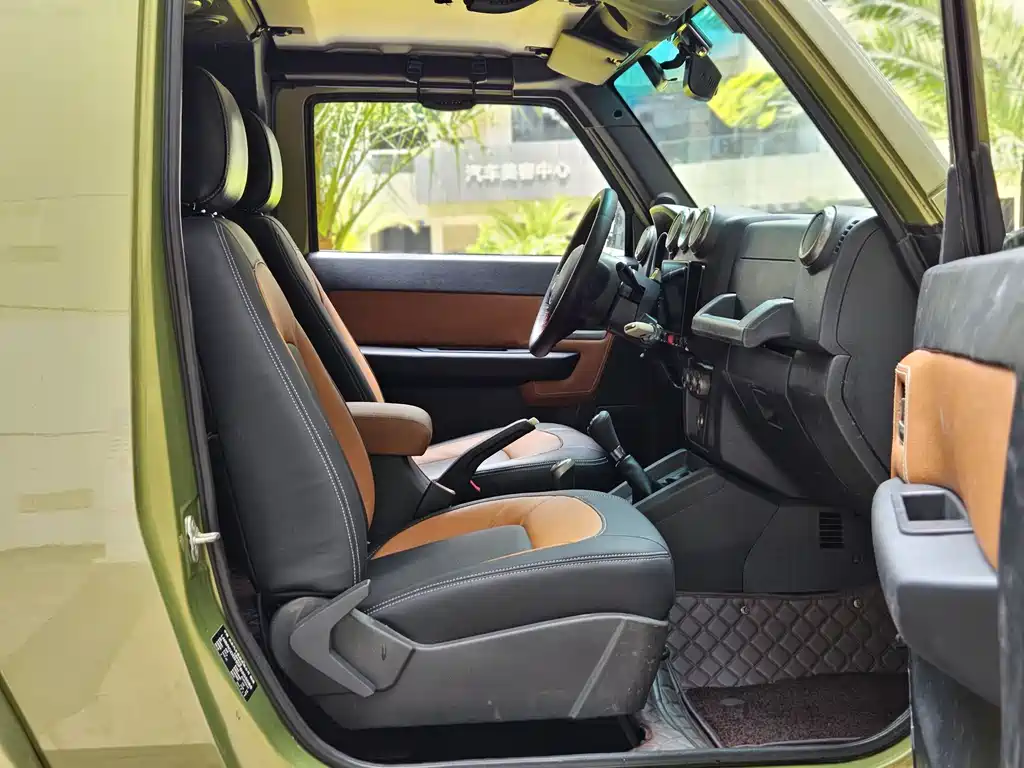 BAIC BJ40 2.4 L Manual Cross